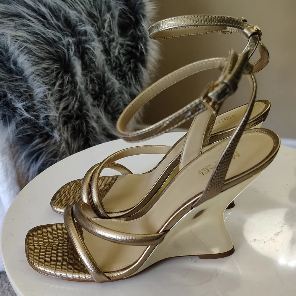 🆕⭐ Micheal Kors Gold Wedge Sandals